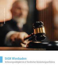 Unsere obersten Gerichte pfeifen unsere Politiker reihenweise zurück … Was ist da los?